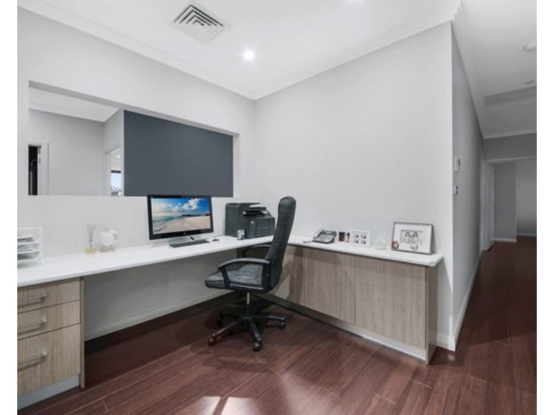 9 Pennard Crescent, Luddenham NSW 2745