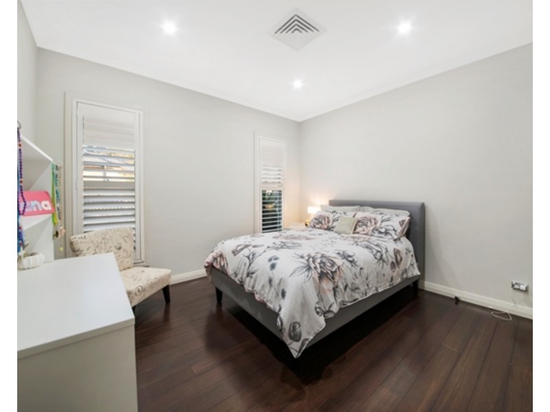 9 Pennard Crescent, Luddenham NSW 2745