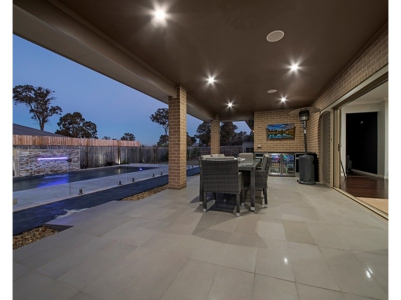 9 Pennard Crescent, Luddenham NSW 2745