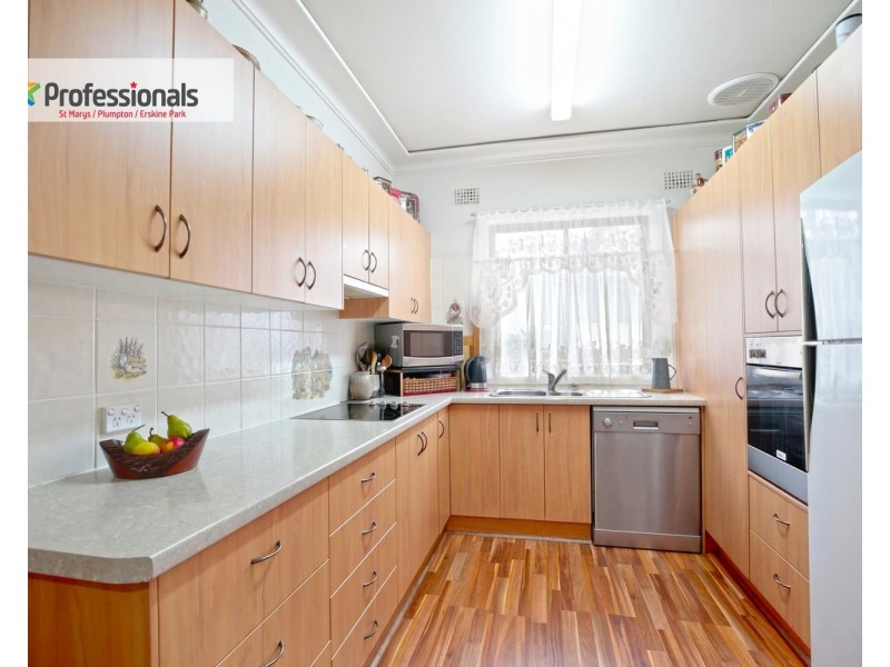 12 Devon Road, Cambridge Park NSW 2747