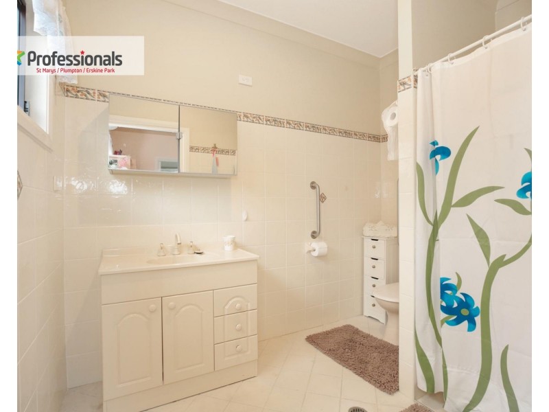 12 Devon Road, Cambridge Park NSW 2747