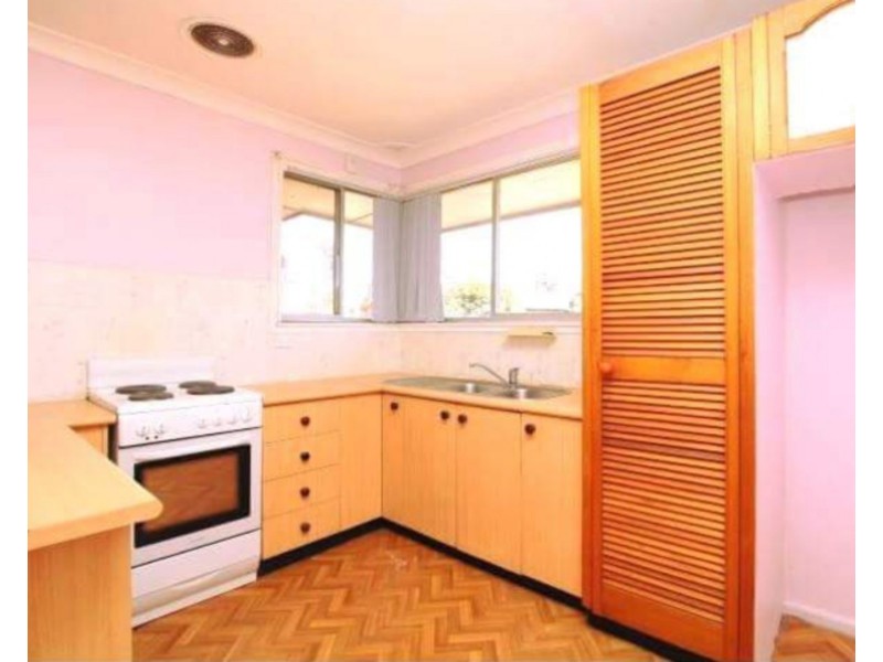 9 Brisbane Street, Oxley Park NSW 2760