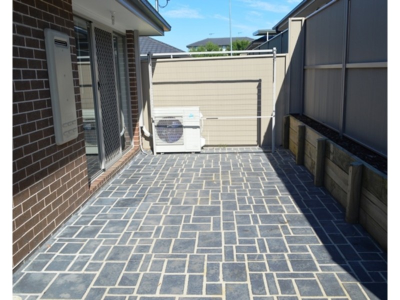 Grannyflat/3A Dewpoint Road, Spring Farm NSW 2570