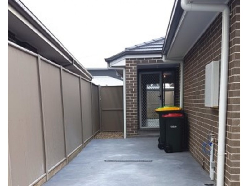 Granny Flat/10B Owens Street, Spring Farm NSW 2570