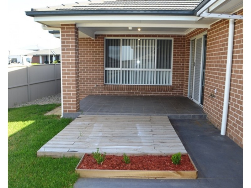 21 Silky Road, Spring Farm NSW 2570