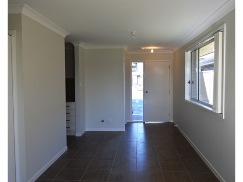 Granny flat/23a Owens Street, Spring Farm NSW 2570