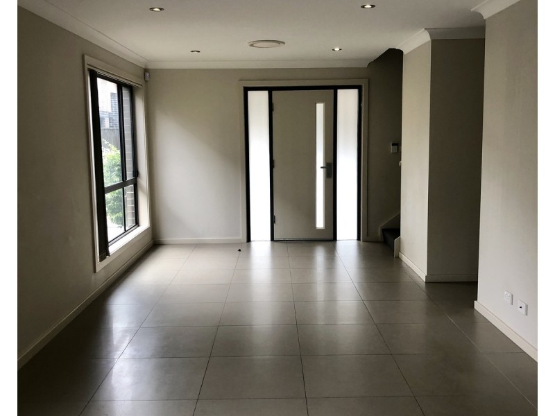 2/93 Adelaide Street, Oxley Park NSW 2760