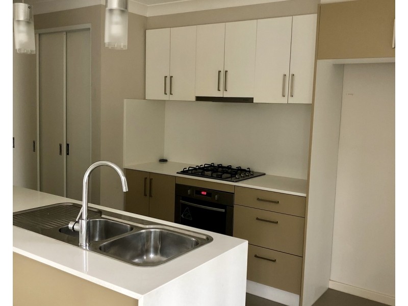 2/93 Adelaide Street, Oxley Park NSW 2760