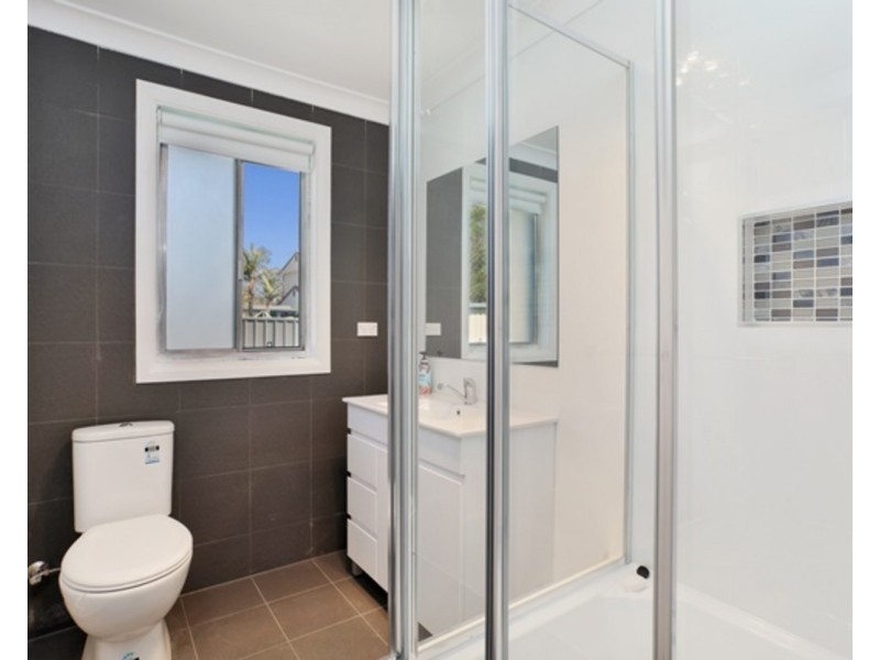 1 Edmund Blackett Close, St Clair NSW 2759