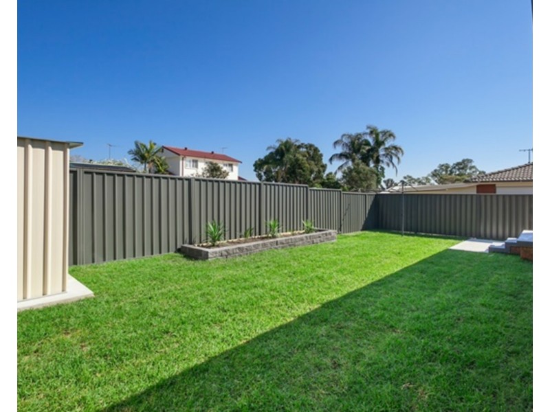 1 Edmund Blackett Close, St Clair NSW 2759
