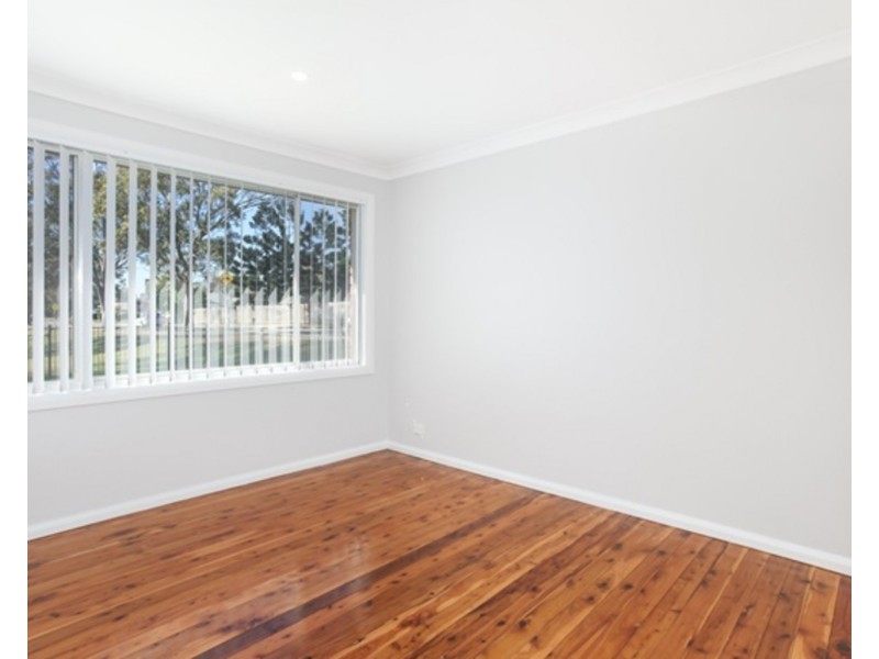 1 Edmund Blackett Close, St Clair NSW 2759