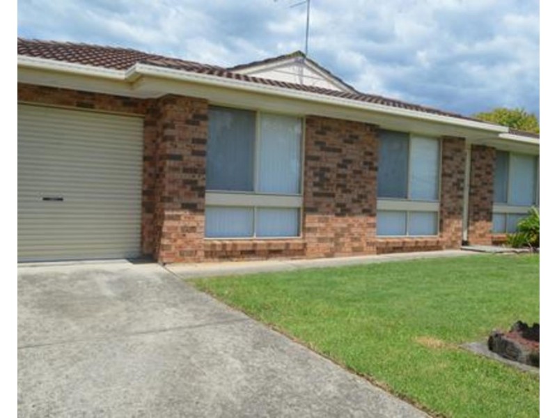 4 Kalambo Place, St Clair NSW 2759