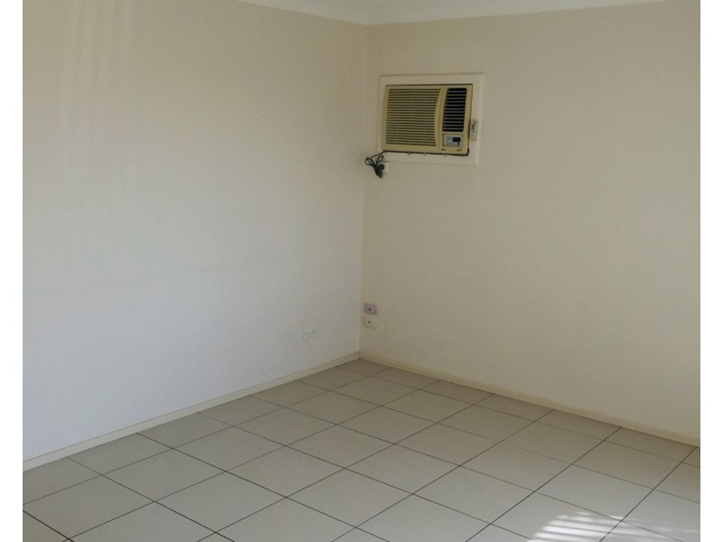 4 Kalambo Place, St Clair NSW 2759