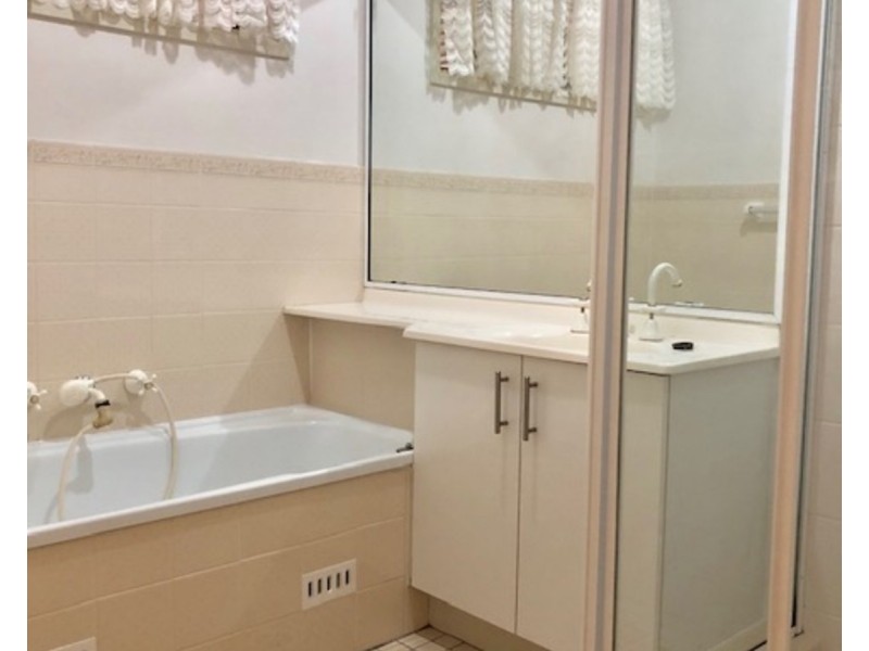 4 Kalambo Place, St Clair NSW 2759