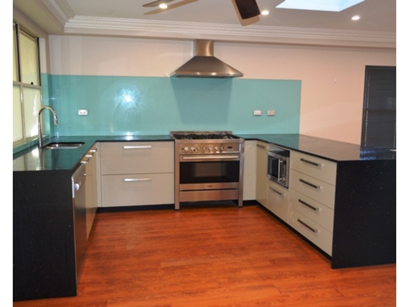 18 Strauss Road, St Clair NSW 2759