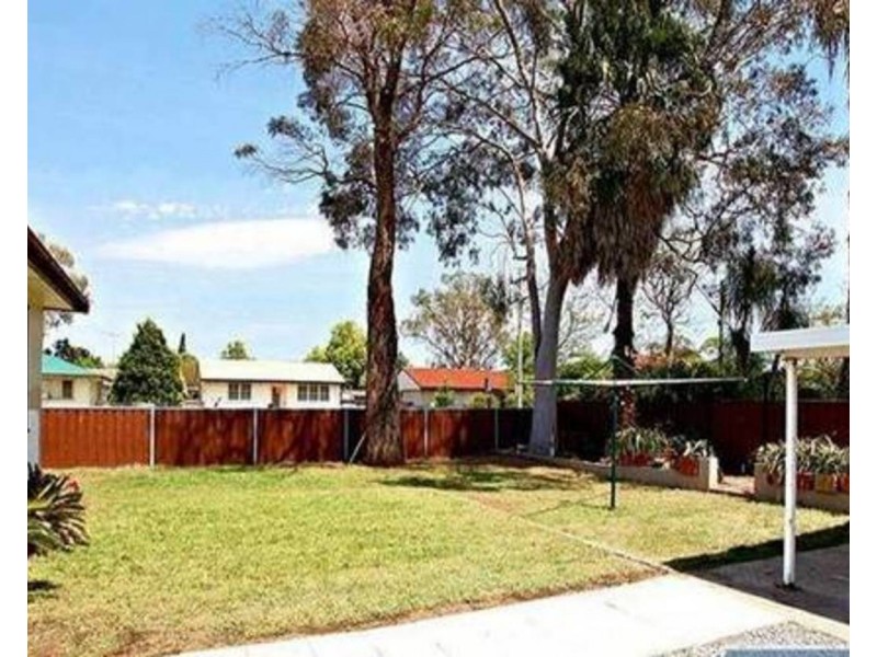 27 Bourke Street, Richmond NSW 2753