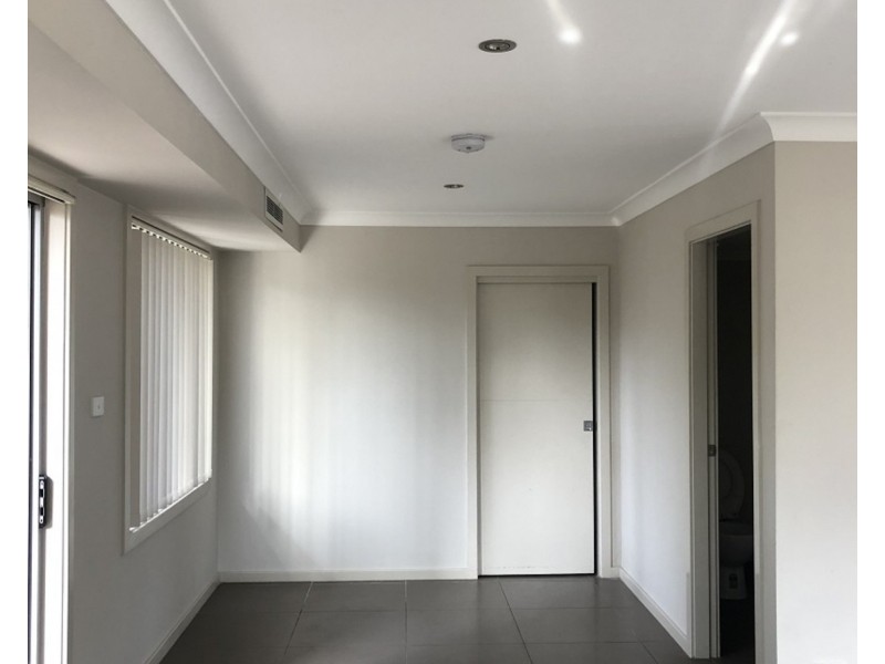 1/10-12 Canberra Street, Oxley Park NSW 2760