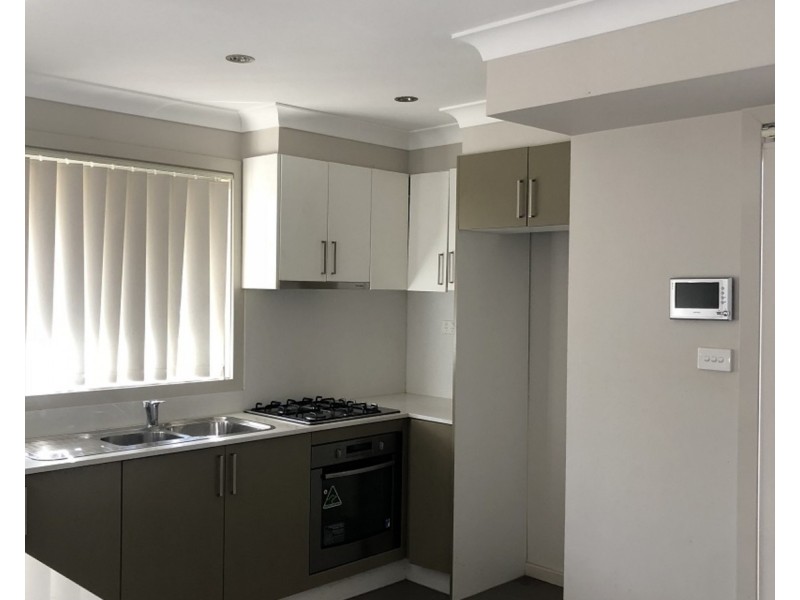 1/10-12 Canberra Street, Oxley Park NSW 2760