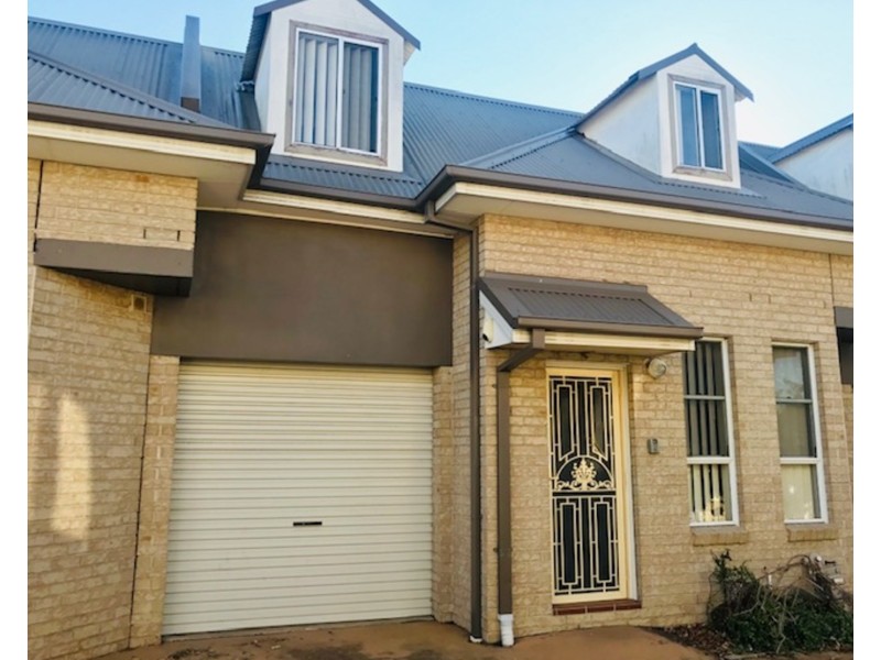 2/111-113 Glossop Street, St Marys NSW 2760