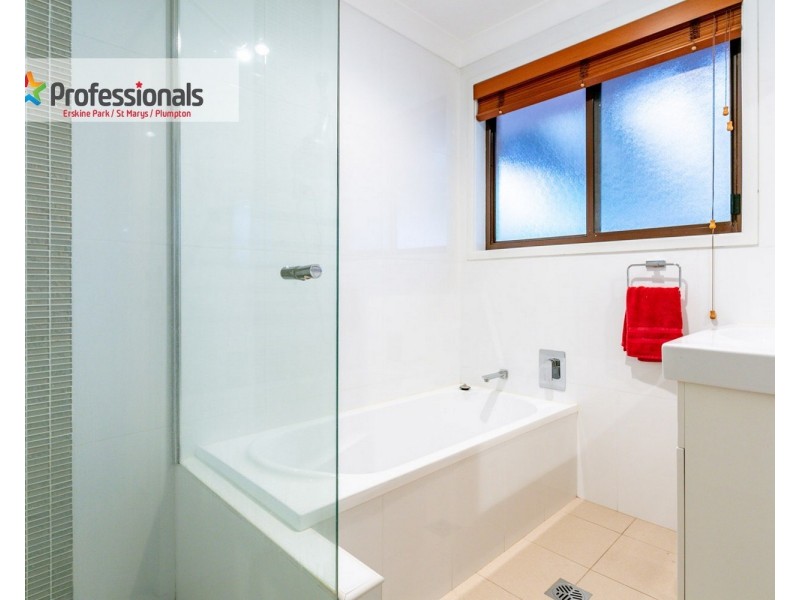 18 Whistler Crescent, Erskine Park NSW 2759