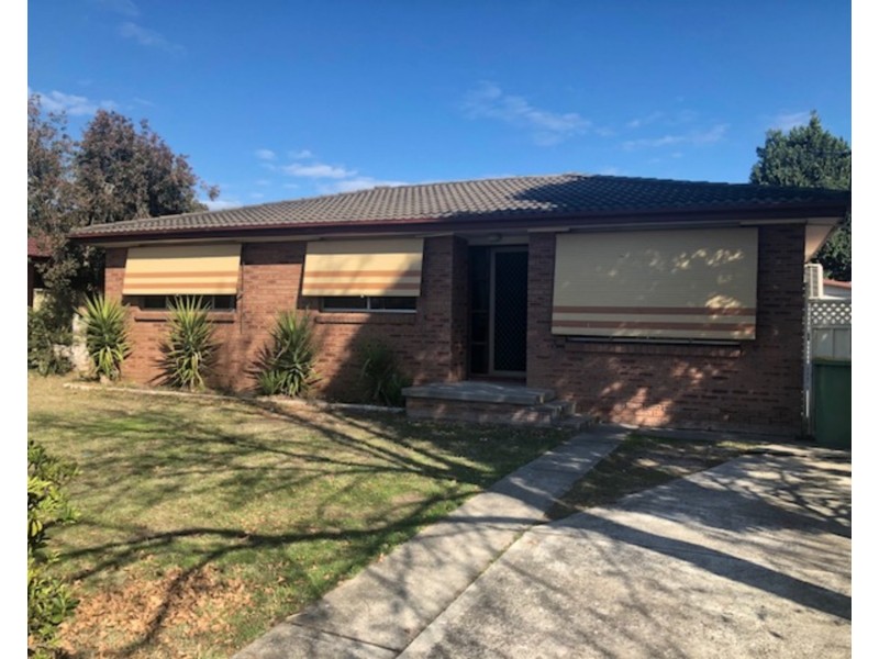 37 Lyrebird Crescent, St Clair NSW 2759