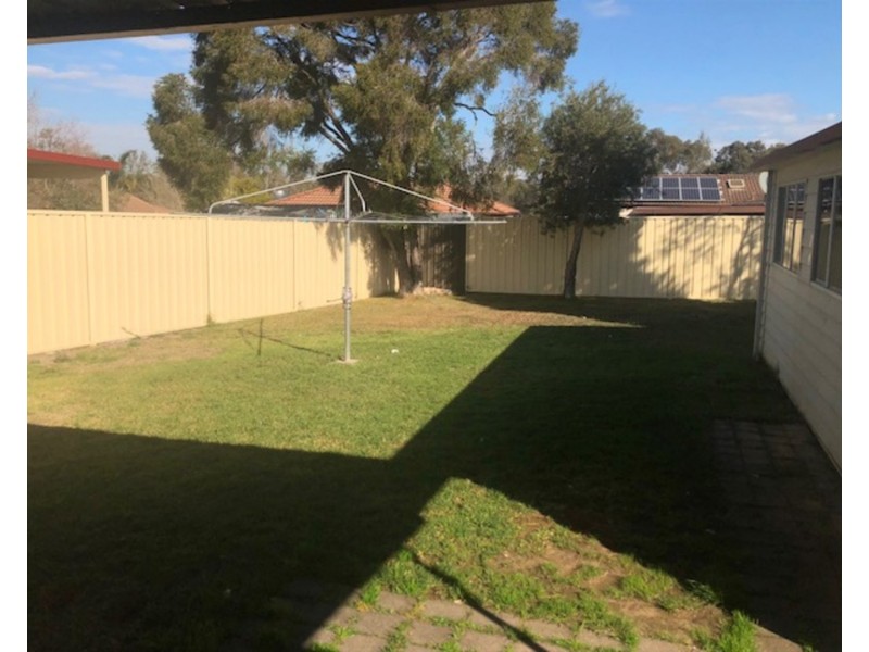 37 Lyrebird Crescent, St Clair NSW 2759