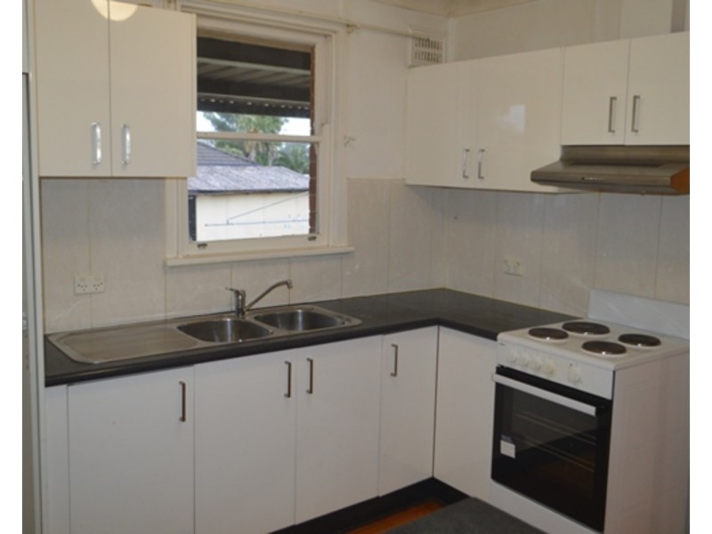 8 Mendana Street, Lethbridge Park NSW 2770