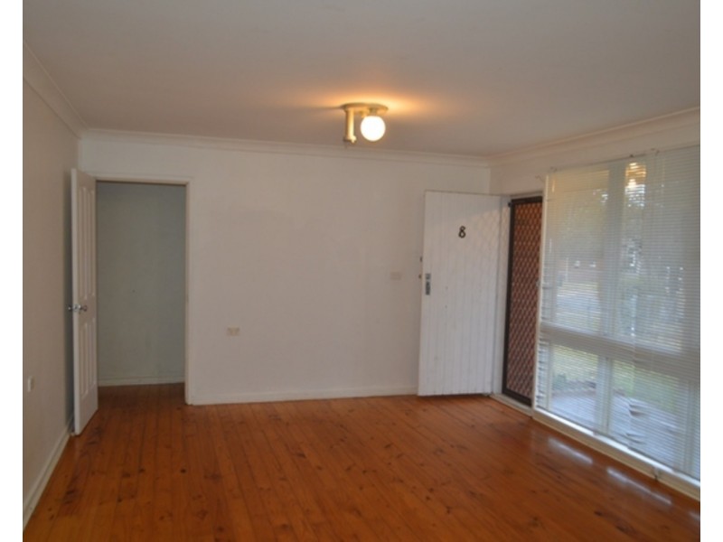 8 Mendana Street, Lethbridge Park NSW 2770