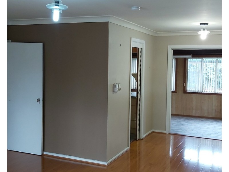 5 Taranaki Avenue, Lethbridge Park NSW 2770