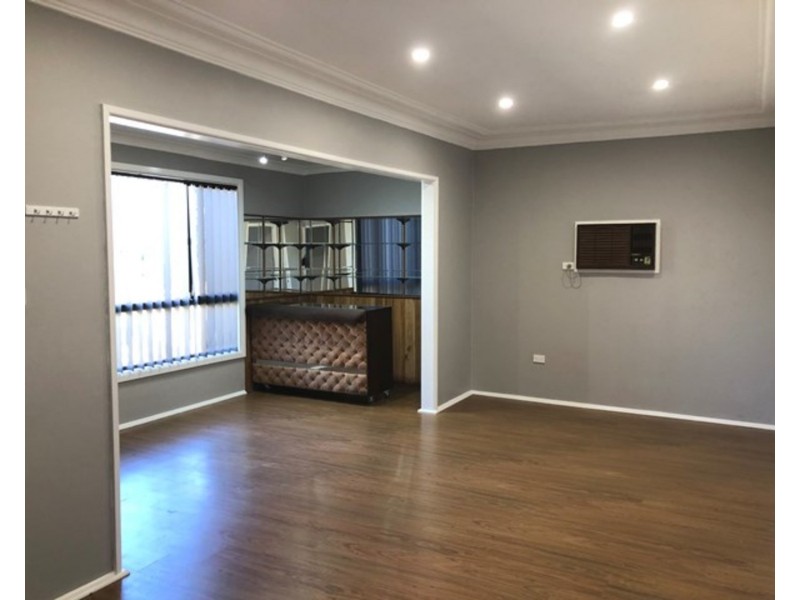 33 Moira Crescent, St Marys NSW 2760