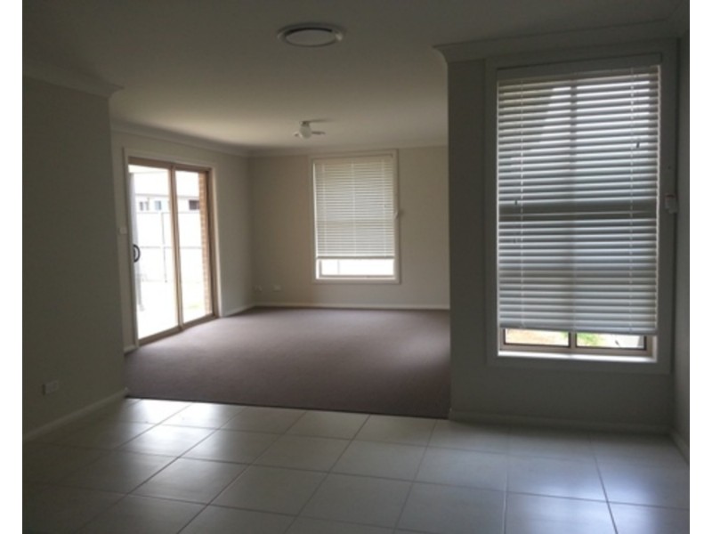 35 Moluccana Crescent, Ropes Crossing NSW 2760