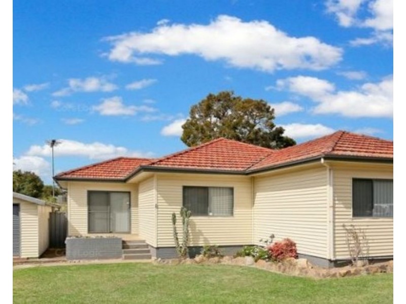 8 Constance Avenue, Oxley Park NSW 2760