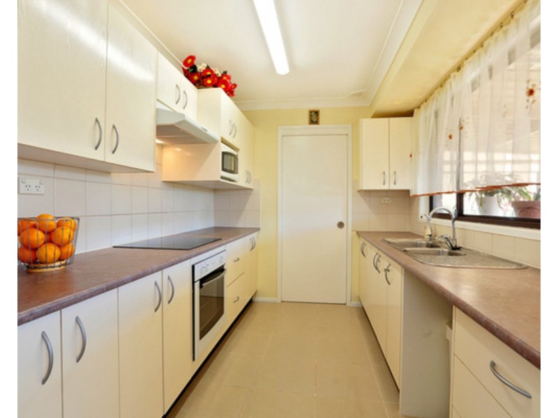 65 Pinecreek Circuit, St Clair NSW 2759