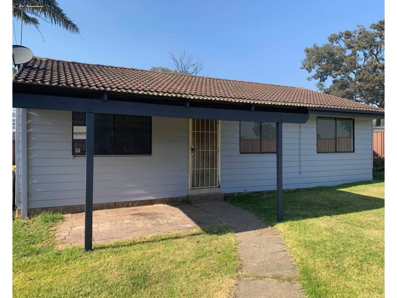 35a Palau Crescent, Lethbridge Park NSW 2770