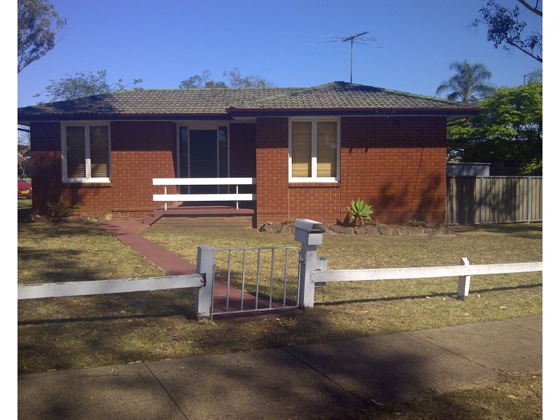 1 Riddell Crescent, Blackett NSW 2770