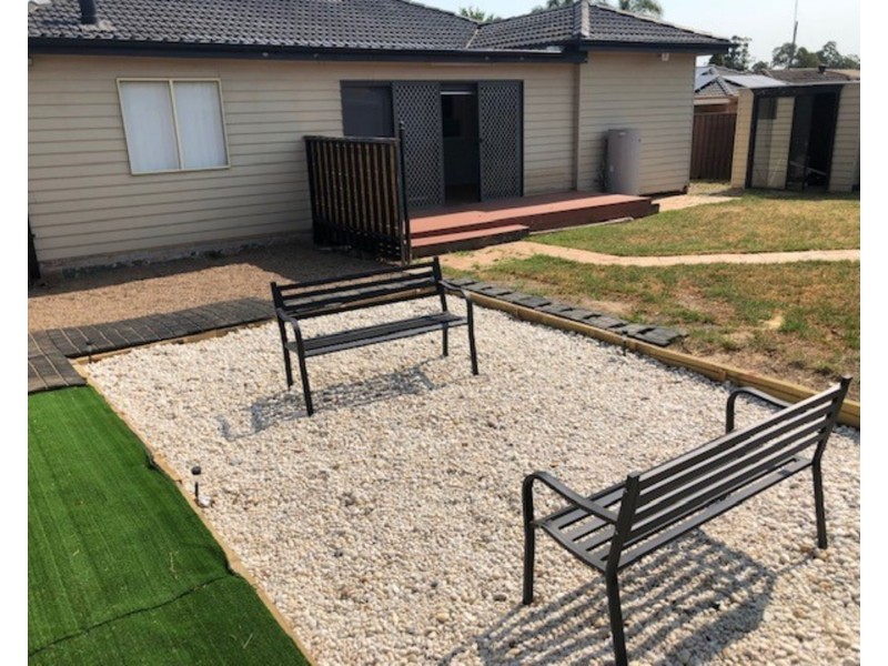 12 Cook Road, Oakhurst NSW 2761