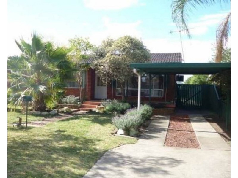 9 White Parade, St Marys NSW 2760