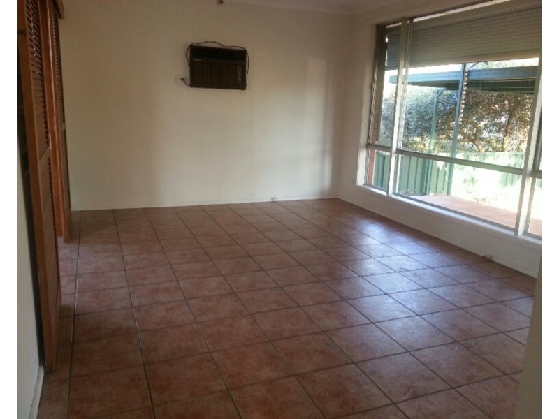 9 White Parade, St Marys NSW 2760