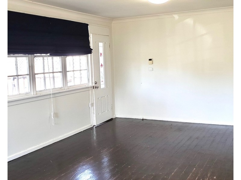 24 Tahiti Avenue, Lethbridge Park NSW 2770