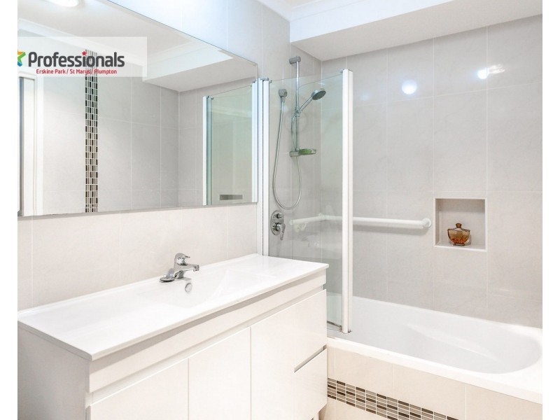 12 Horseshoe Circuit, St Clair NSW 2759