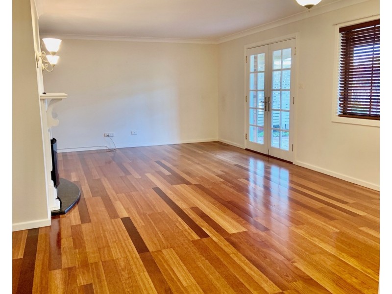 12 Horseshoe Circuit, St Clair NSW 2759