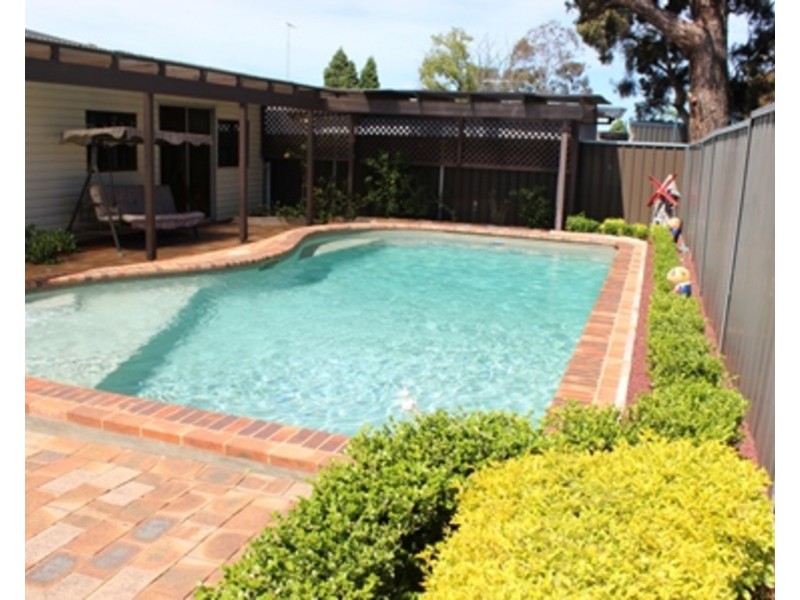 16 Leonard Street, Colyton NSW 2760