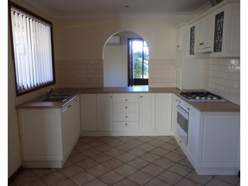 5 Pecan Close, St Clair NSW 2759