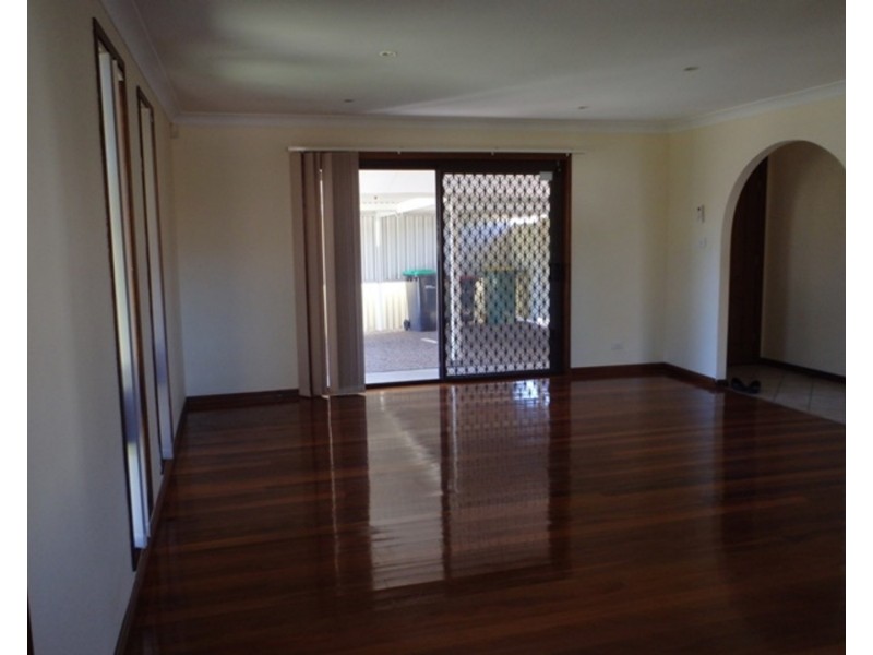 5 Pecan Close, St Clair NSW 2759