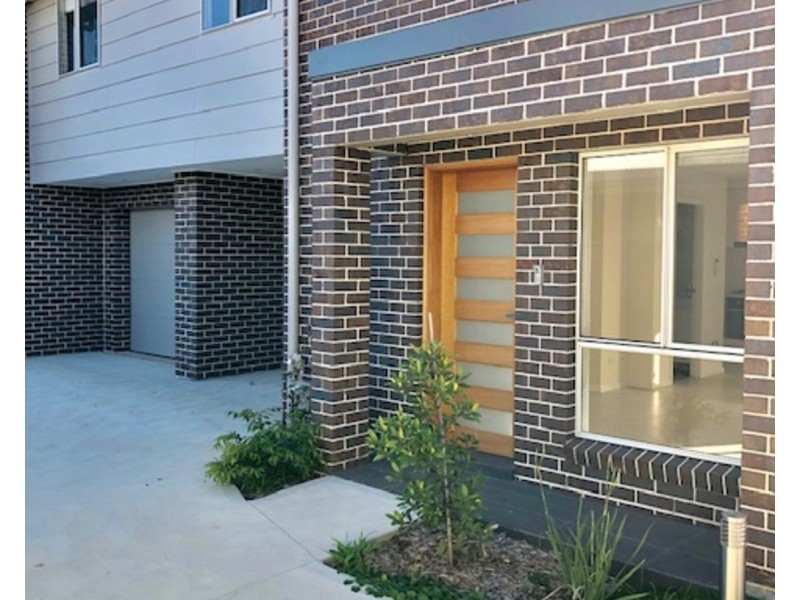 4/18 Canberra Street, Oxley Park NSW 2760