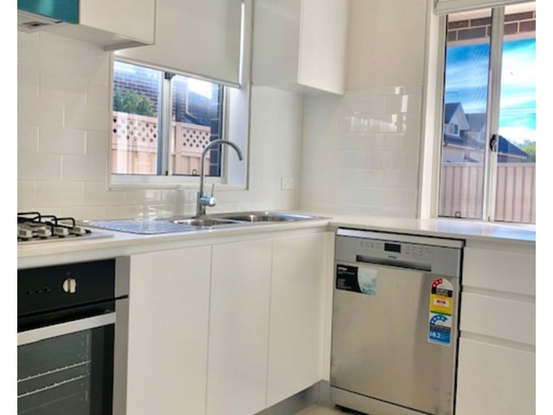 4/18 Canberra Street, Oxley Park NSW 2760