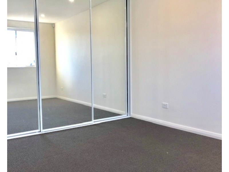 4/18 Canberra Street, Oxley Park NSW 2760