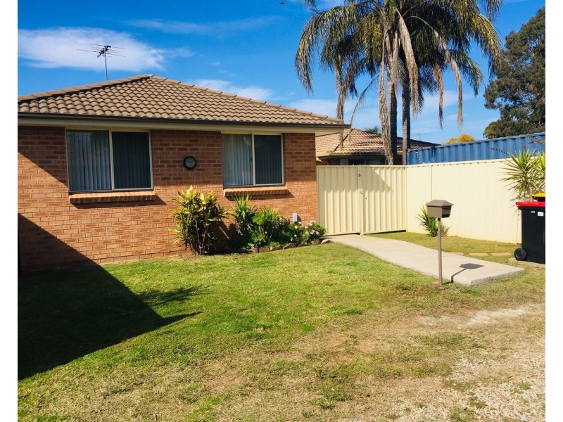 4A Kalambo Place, St Clair NSW 2759
