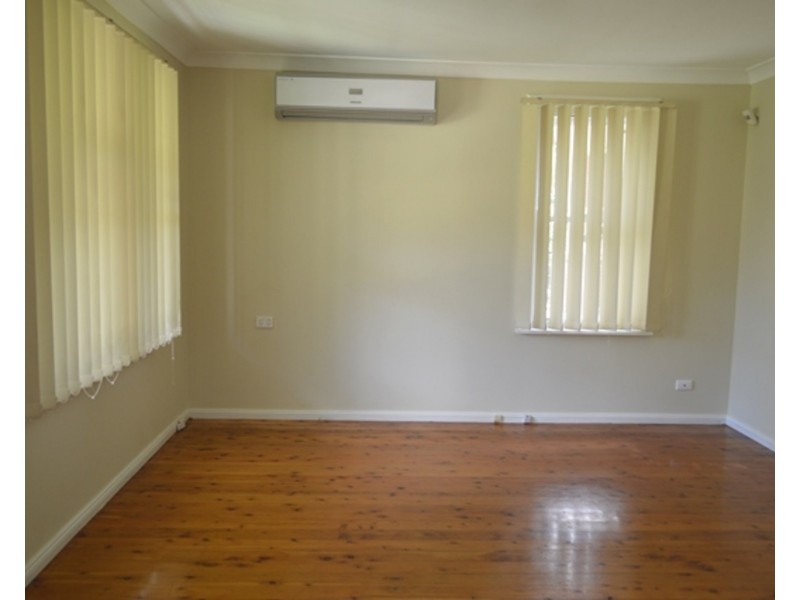 41 Lucena Crescent, Lethbridge Park NSW 2770