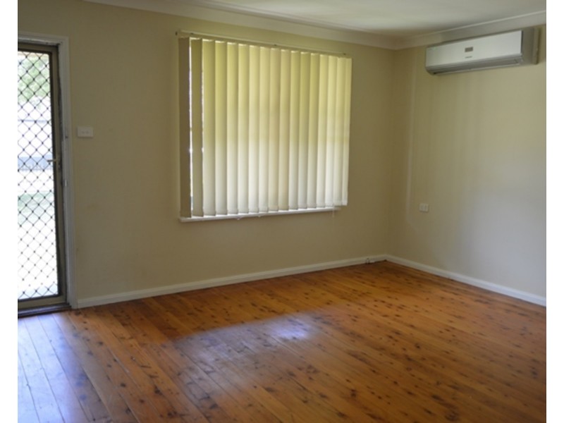 41 Lucena Crescent, Lethbridge Park NSW 2770